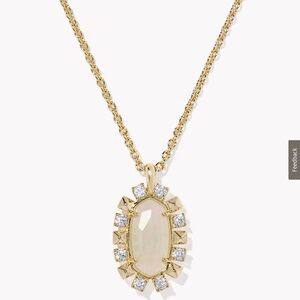 Kendra Scott Shanley Gold Short Pendant Necklace